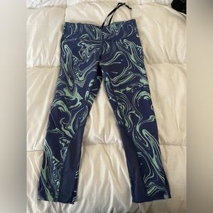 Nike crop leggings, size Medium. Excellent condition, hardly worn